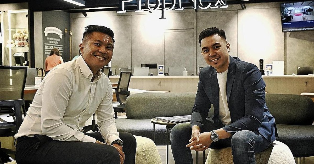Heikal Shafrudin (left) with Shiddique Asyraaf Adam Malikh, 2022